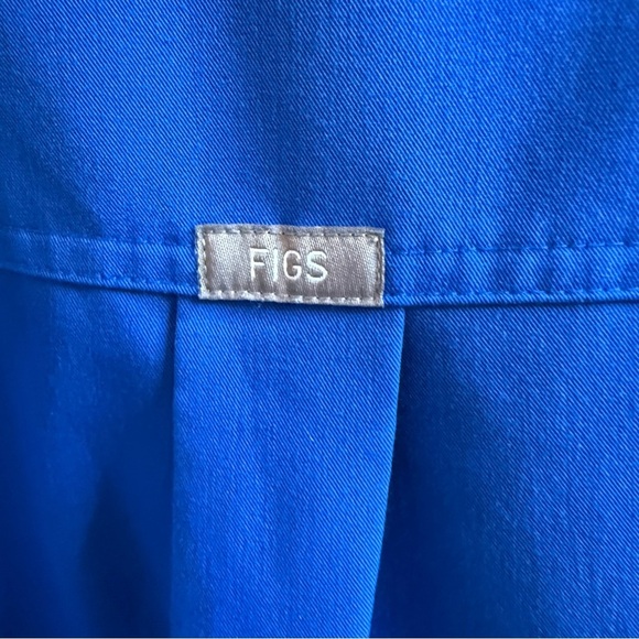 Figs Rafaela Oversized Scrub Top with Blue Mandarin Collar Cap Sleeve Blouse - Picture 6 of 11